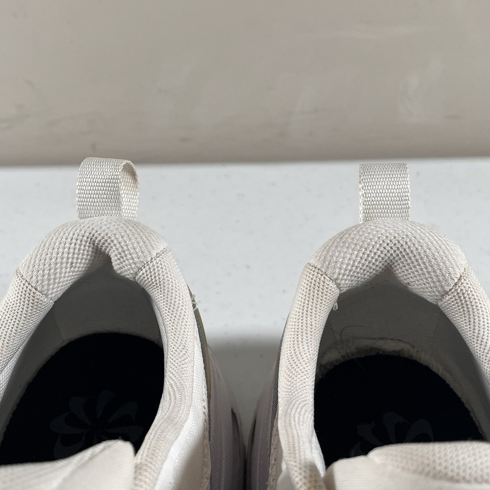 Nike Air Max Bliss White Summit Womens Athletic Sneaker Size 9 - Picture 9 of 12